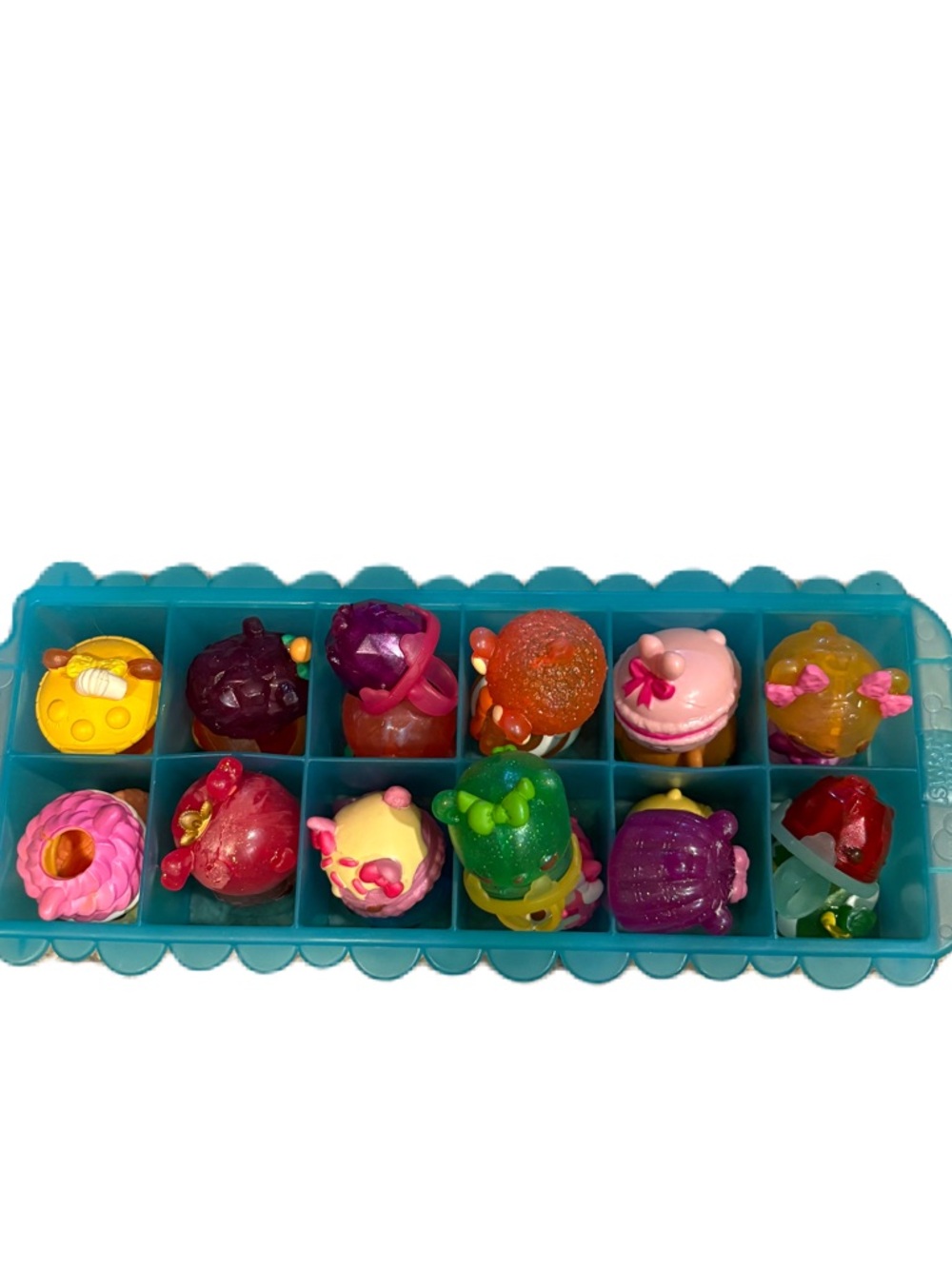 Num Noms Toy Light Up Rings with Wall Shelf / Case HARD TO FIND Vintage
